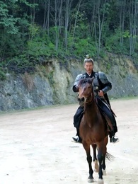 أبطال في زمن العواصف  - Episode 72