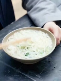 รักแรกผลิบาน - Episode 61