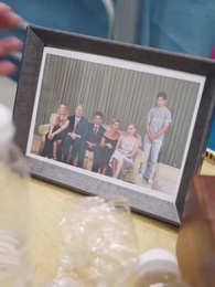 Familia abusiva me ruega arrodillada - Episode 20