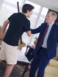 Episodio 3 - Familia abusiva me ruega arrodillada