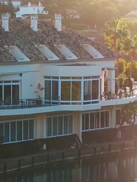 Crossing the line to love - Episode 40