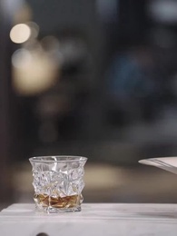 第19集 - 在深淵裡凝視她