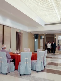 物價貶值後被高冷女神倒追 - Episode 12