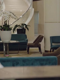 Episodio 4 - La Señorita Suplente se Casa con su Sr. Correcto