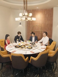 離婚後，我被前夫舅舅寵壞了 - Episode 75