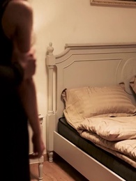 Perseguida por un Multimillonario y su Hija - Episode 25