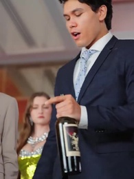 Kenara Çekil! Eski Ben Artık Ulaşılmazım! - Episode 9