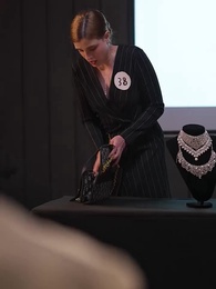 Derretendo o coração frio do Bilionário - Episode 19