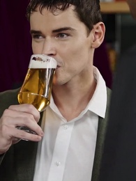 離婚後，接手豪門當千金 - Episode 33