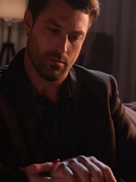 Fuga do Abraço do Bilionário - Episode 14