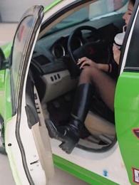 Bölüm 13 - Taksiciydim, Artık Yarış Pistlerinde Benimle Yarışamazsın!