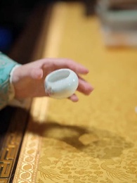 第2話 - 陛下がお喜びです