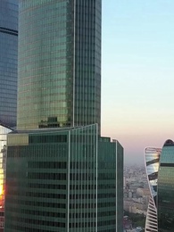 Bölüm 24 - Baba, Alacaklın Kapında