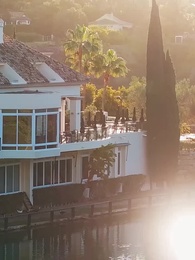 Bölüm 19 - Baba, Alacaklın Kapında