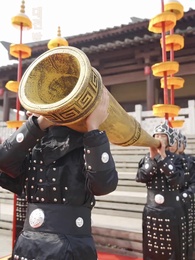 1화 - 공주를 맞이하여 황위에 오르다