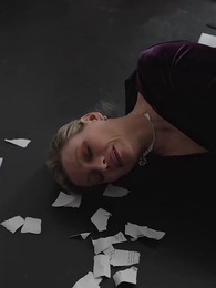 Şımarık Kraliçe ve Zengin Asilzade - Episode 61