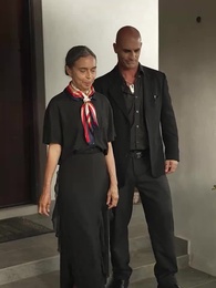 Fakirlikten Zenginliğe:Esrarengiz Eşim - Episode 12