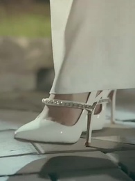 Aşkın Gölgesinde - Episode 34