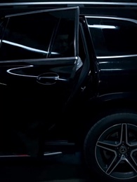 Episode 12 - Luxe and the Beauty