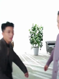 The Little Queen Returns - Episode 32