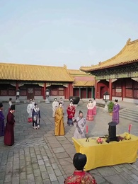 ตอนที่ 23 - การลอบเร้นใต้ร่มเงาพระราชวัง