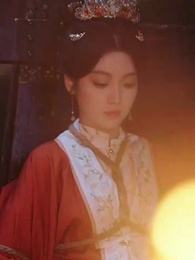 ตอนที่ 34 - การลอบเร้นใต้ร่มเงาพระราชวัง