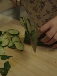 撿個美女帶我逆天改命 - Episode 63