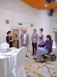 甜蜜婚寵:殘疾大佬夜夜撩 - Episode 43