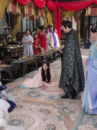 落花逢君冠中宮 - Episode 18