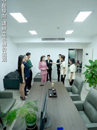 女保潔竟是隱藏大佬 - Episode 35