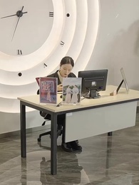 女保潔竟是隱藏大佬 - Episode 80