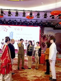 第21集 - 離婚後我的首富乾媽團炸了