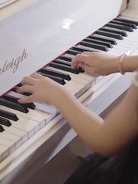 第1集 - 出國七年後，丈夫哭著求我和女兒回頭