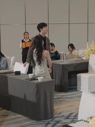 萌娃助攻後我閃婚了億萬首富 - Episode 42