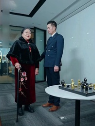 第81話 - 氷の令嬢と謎の守護者
