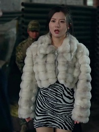 氷の令嬢と謎の守護者 - Episode 85