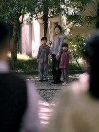 Episódio 3 - As Flores Caem, o Amor Retorna