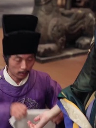 Episode 32 - [Dubbed]The Enchanted Concubine