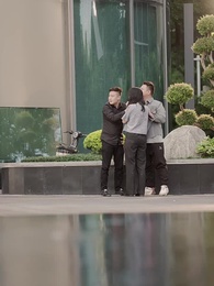 Nicolas, la nouvelle stagiaire semble être votre épouse - Episode 78