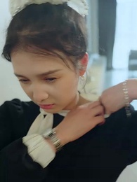 Nicolas, la nouvelle stagiaire semble être votre épouse - Episode 21