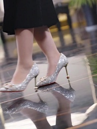 Episódio 48 - Após o Divórcio, Me Tornei o Amor Inesquecível do Meu Ex-Marido