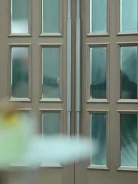 Bölüm 28 - On Yılın Buzları, Bir Bahar Güneşi
