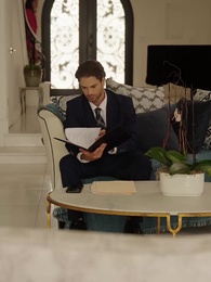 The Divorced Heiress Claims Her Crown - Episode 36