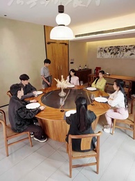 不裝了，我才是三個大佬哥哥的心尖寵 - Episode 64