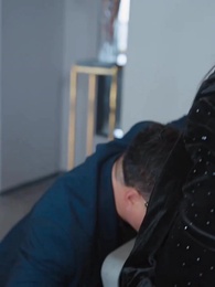 أنت زوجة الرئيسة وأنا ضوء القمر - Episode 5