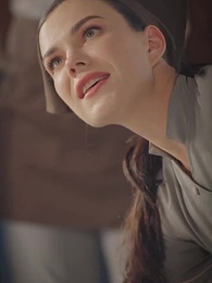 الحلقة 2 - عاملة النظافة هي رئيستنا