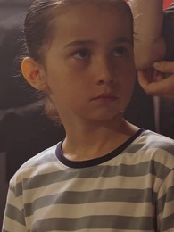 الحلقة 79 - عاملة النظافة هي رئيستنا