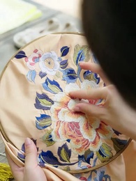 From Dust to Queen - Episode 4