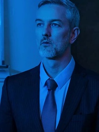 عاملة النظافة هي رئيسة تنفيذية - Episode 8