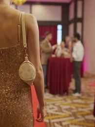 الحلقة 76 - عاملة النظافة هي رئيسة تنفيذية